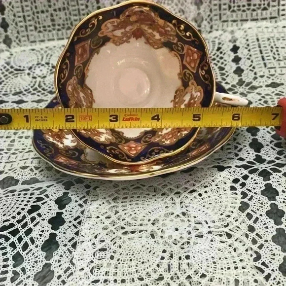 Royal Albert Heirloom Footed Cup &
Saucer england - Picture 16 of 16
